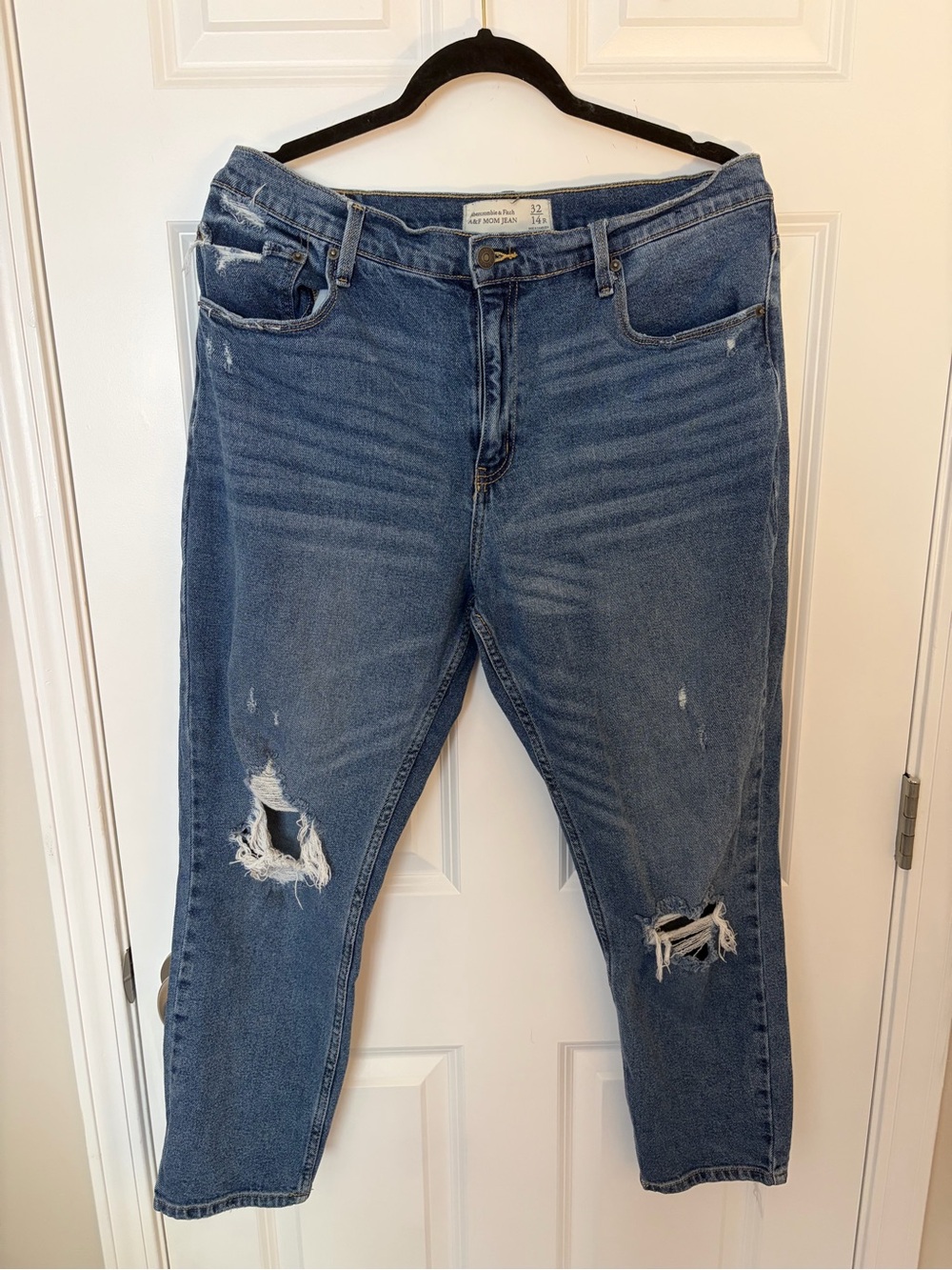 Abercrombie & Fitch Women's Distressed Dark Blue Boyfriend “Mom Jeans” 32/14